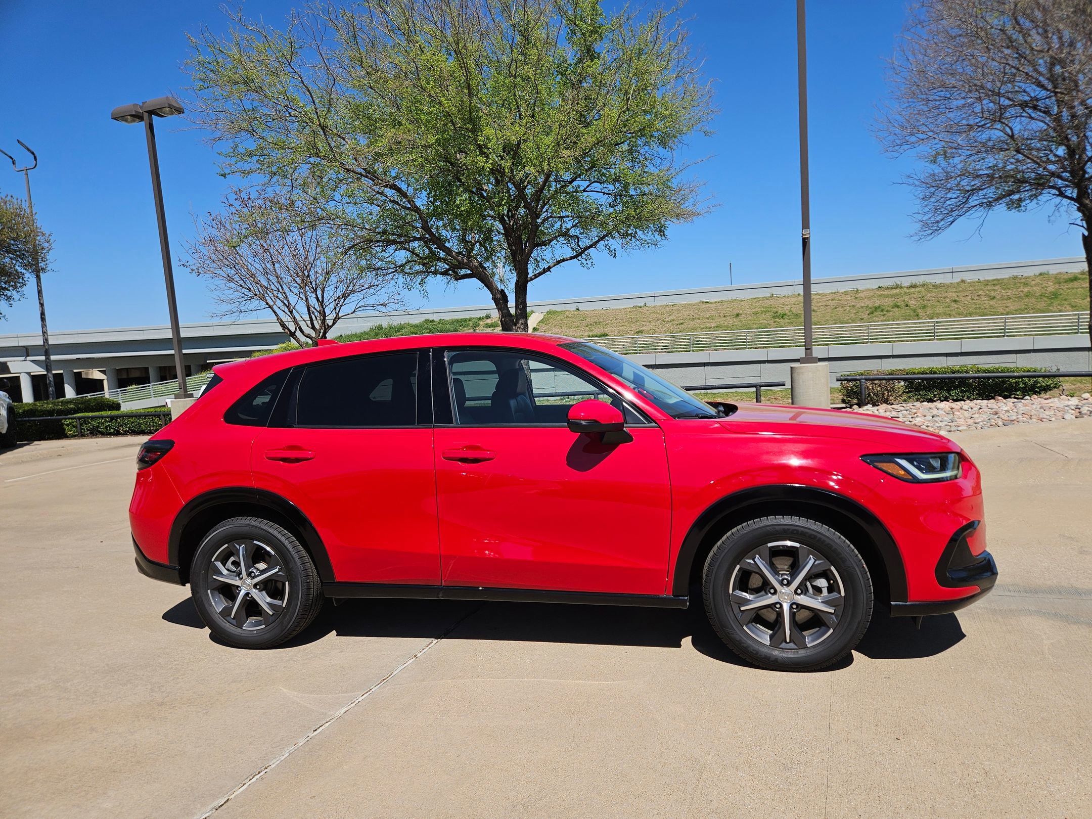 Certified 2023 Honda HR-V EX-L image 4