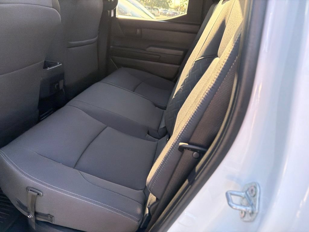 Used 2024 Toyota Tacoma SR5 AWD/4WD image 16