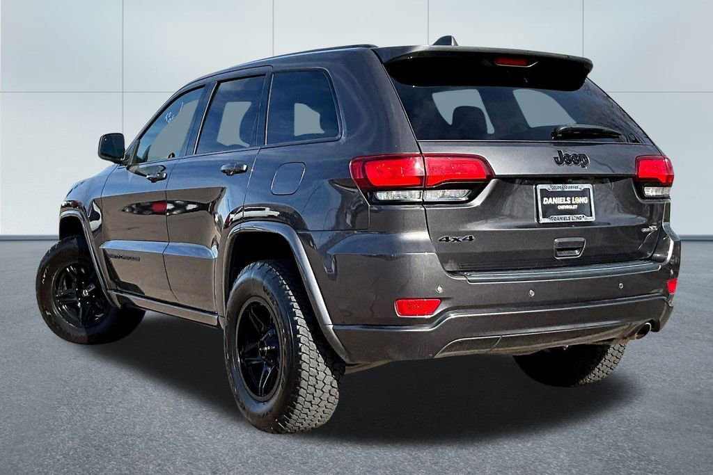 Used 2021 Jeep Grand Cherokee Laredo X image 12