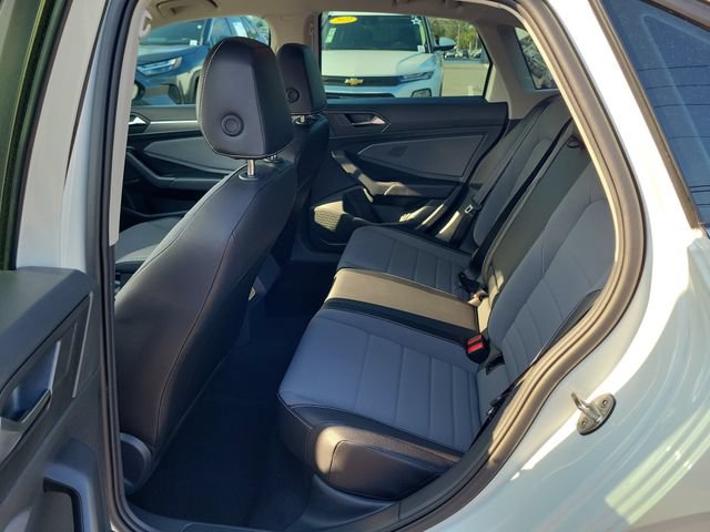 Used 2026 Volkswagen Jetta SE FWD image 10