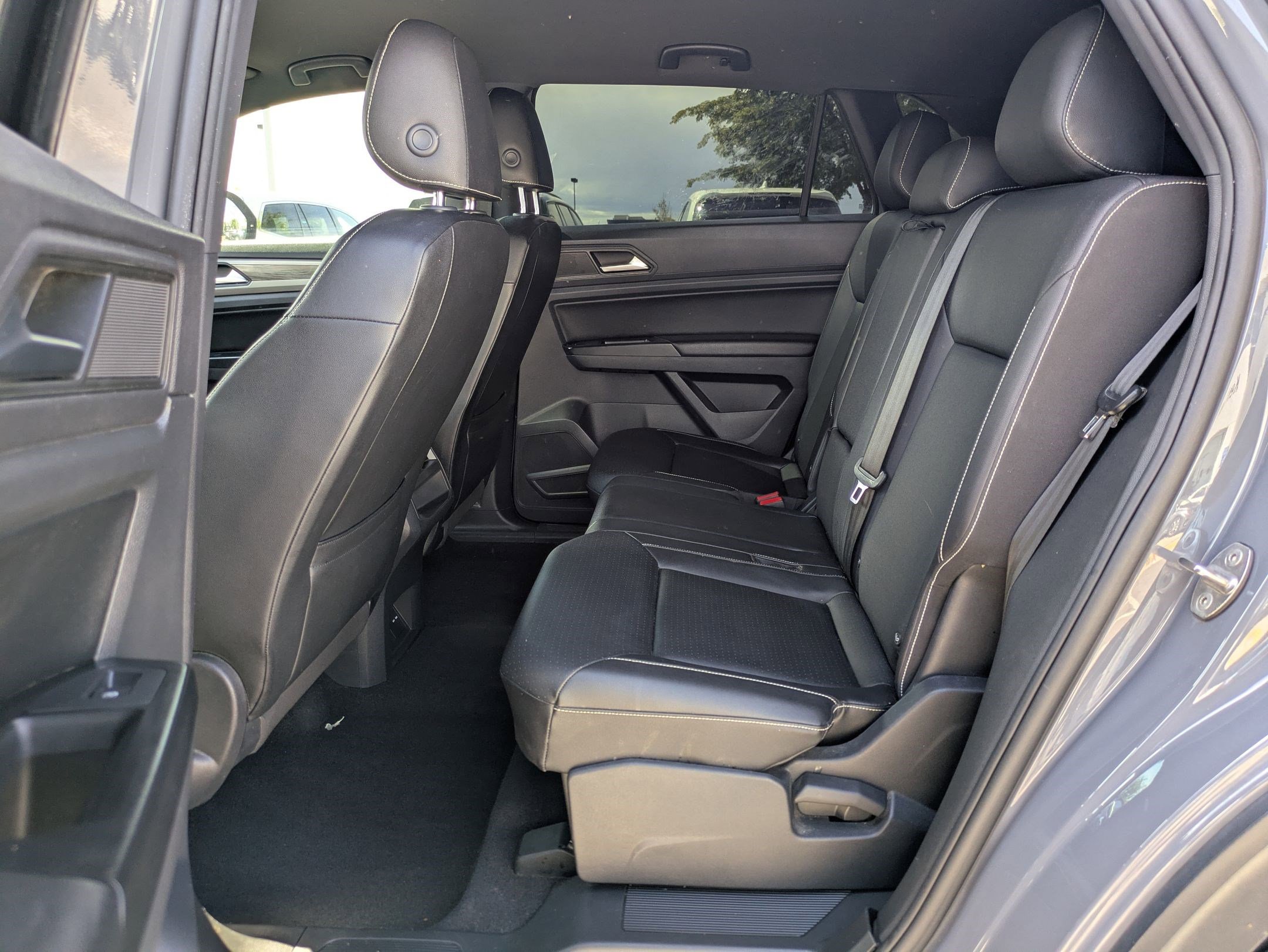 Used 2020 Volkswagen Atlas Cross Sport SE w/ Towing Package AWD/4WD image 28