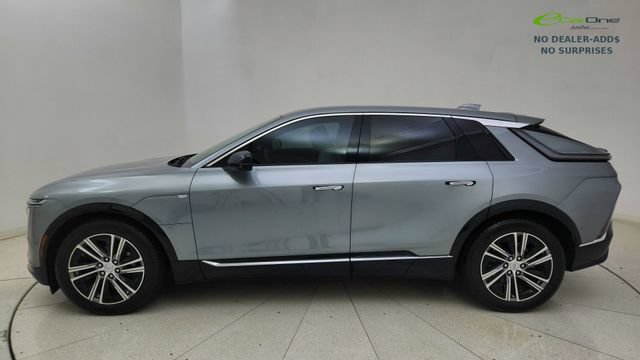 Used 2024 Cadillac Lyriq Luxury AWD/4WD image 3