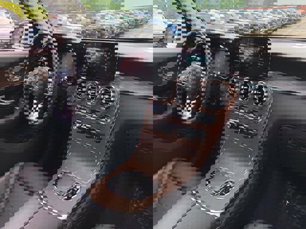 Used 2022 Mercedes-Benz GLC 300 4MATIC w/ Premium Package Lite image 17