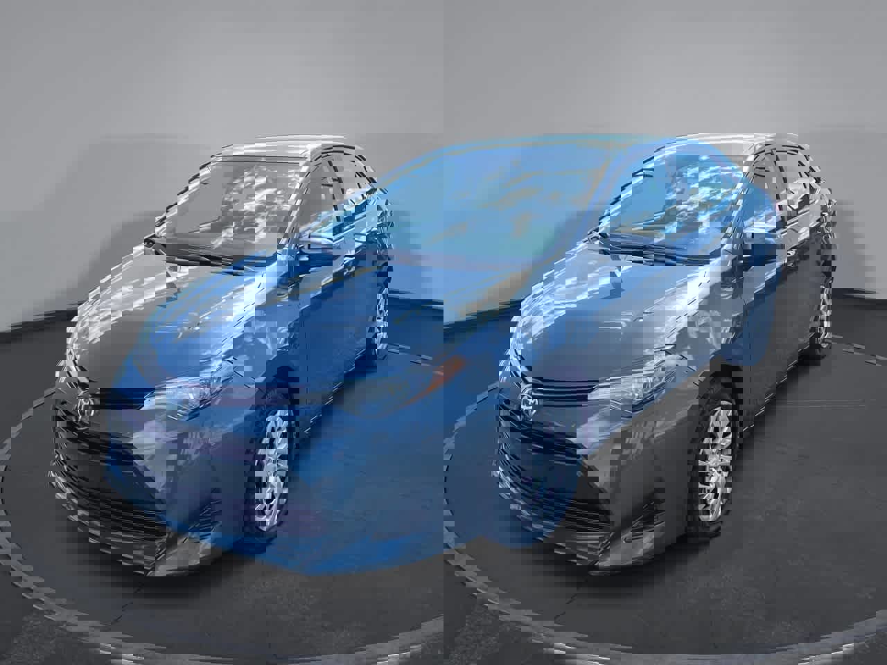 Used 2019 Toyota Corolla LE FWD image 1