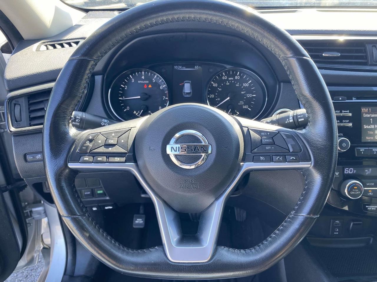 Used 2017 Nissan Rogue SV FWD image 19