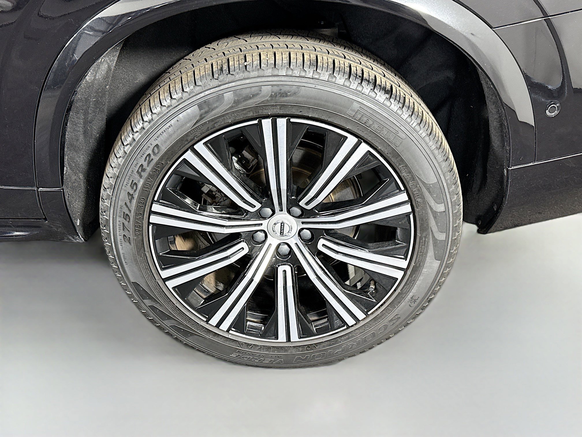 Used 2024 Volvo XC90 B5 Plus image 37