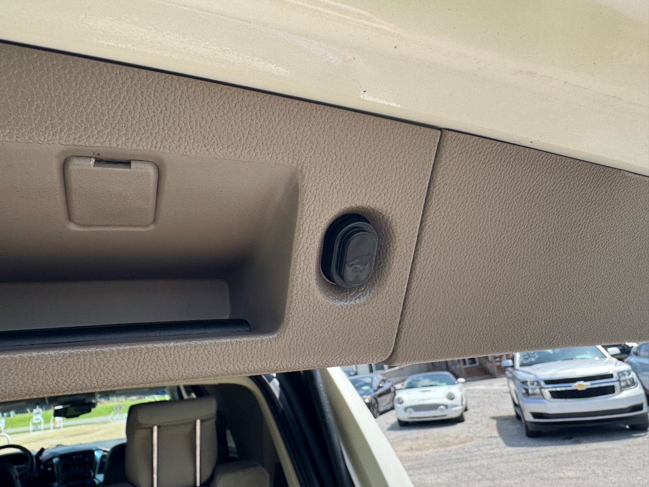 Used 2015 Chevrolet Tahoe LTZ RWD image 17