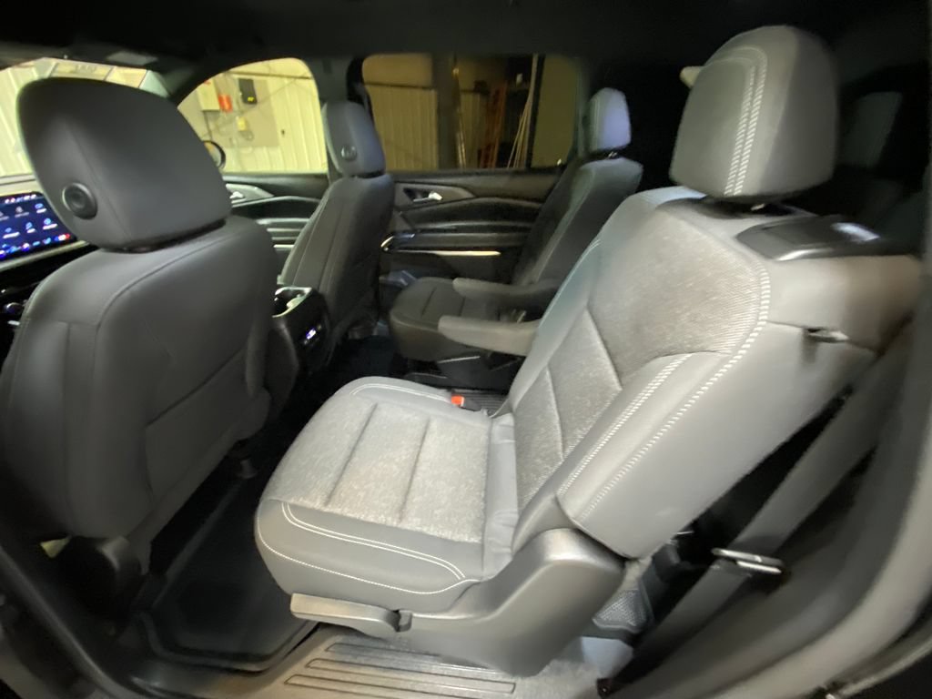 Used 2026 Chevrolet Traverse LT w/ Driver Confidence Package FWD image 24