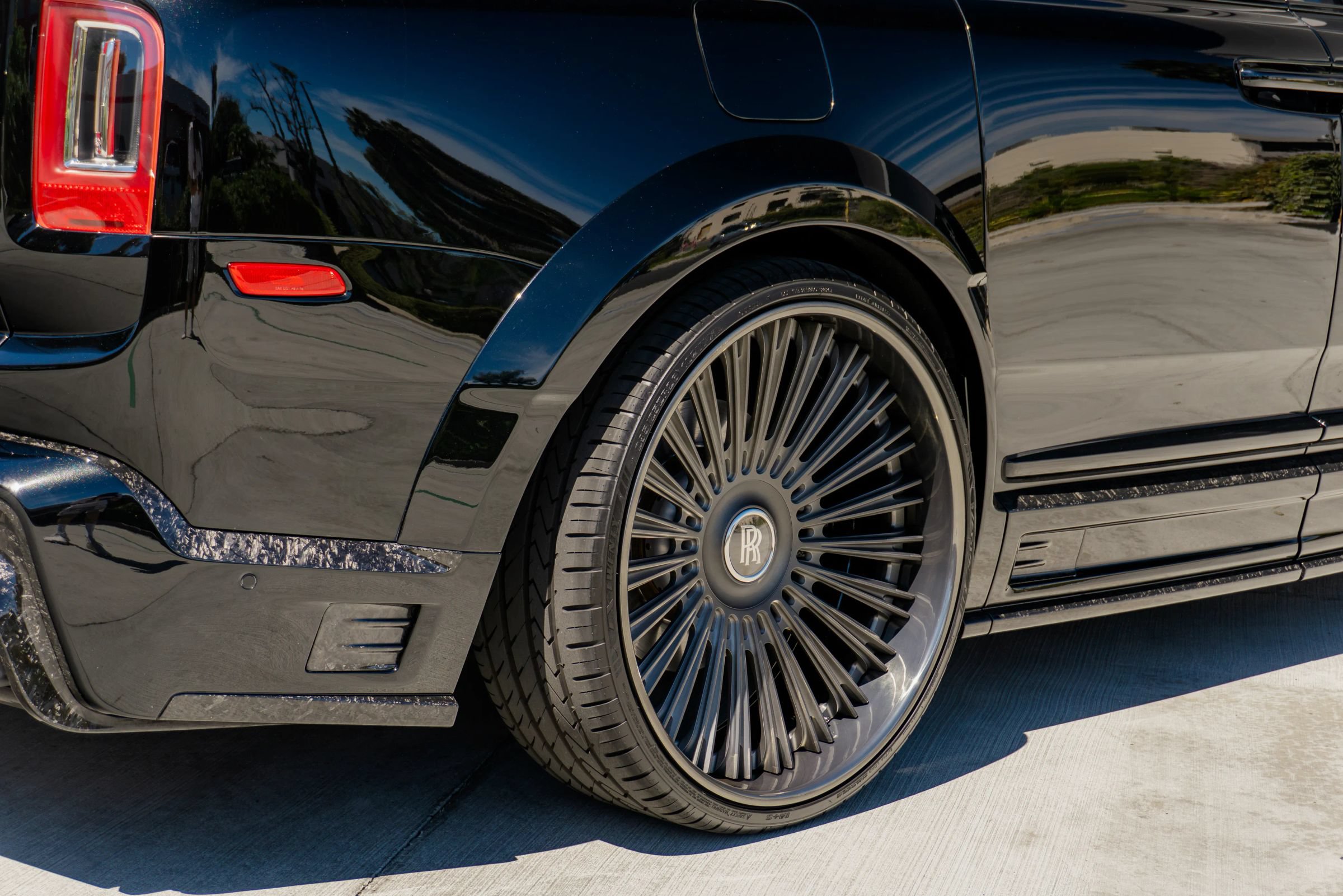 Used 2019 Rolls-Royce Cullinan AWD/4WD image 45