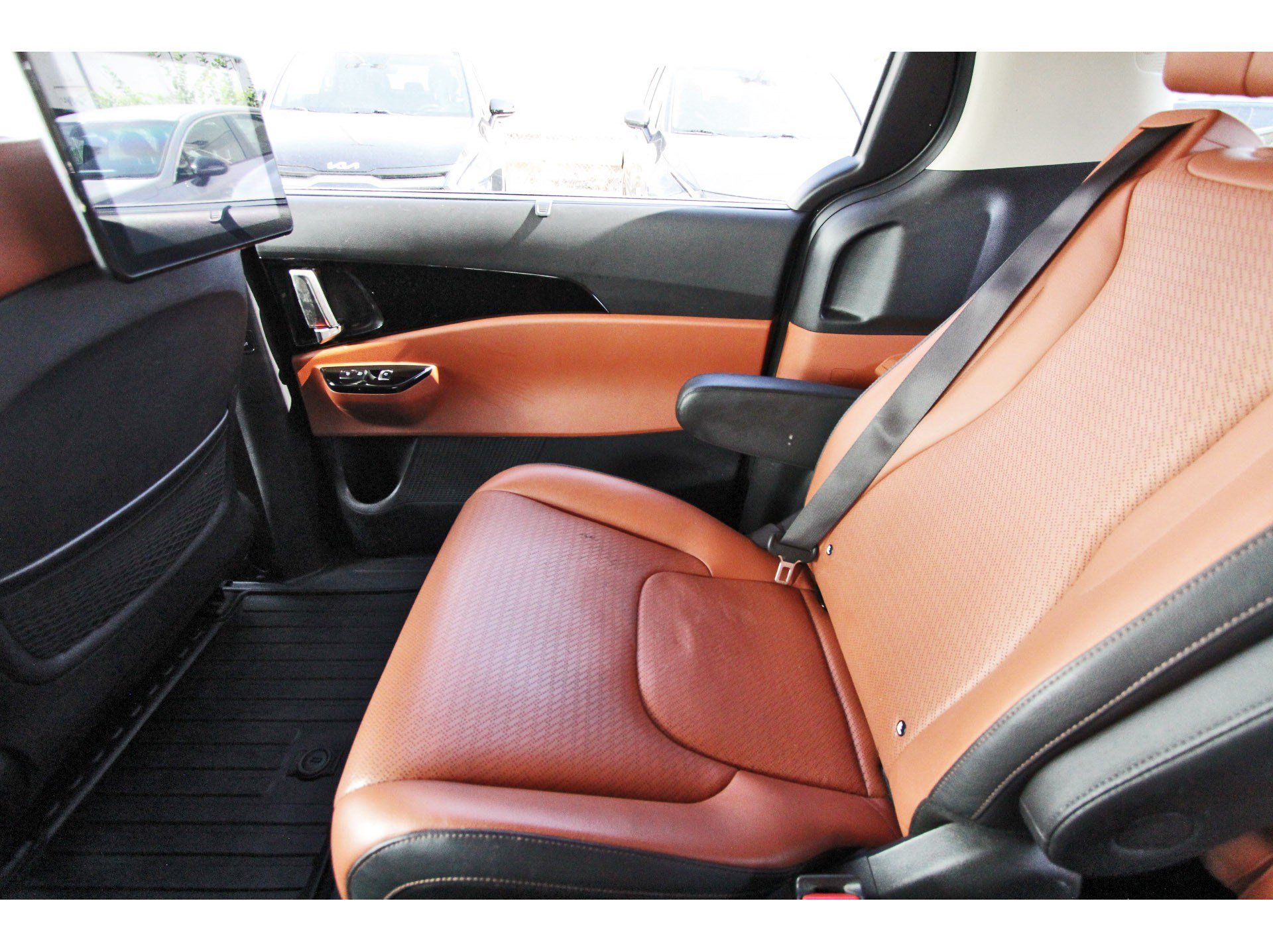 Certified 2024 Kia Carnival SX Prestige FWD image 16