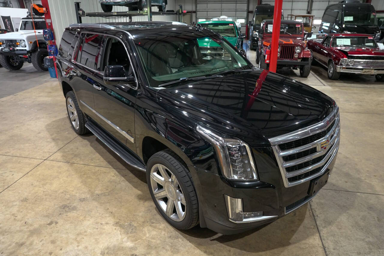 Used 2017 Cadillac Escalade Luxury AWD/4WD image 14