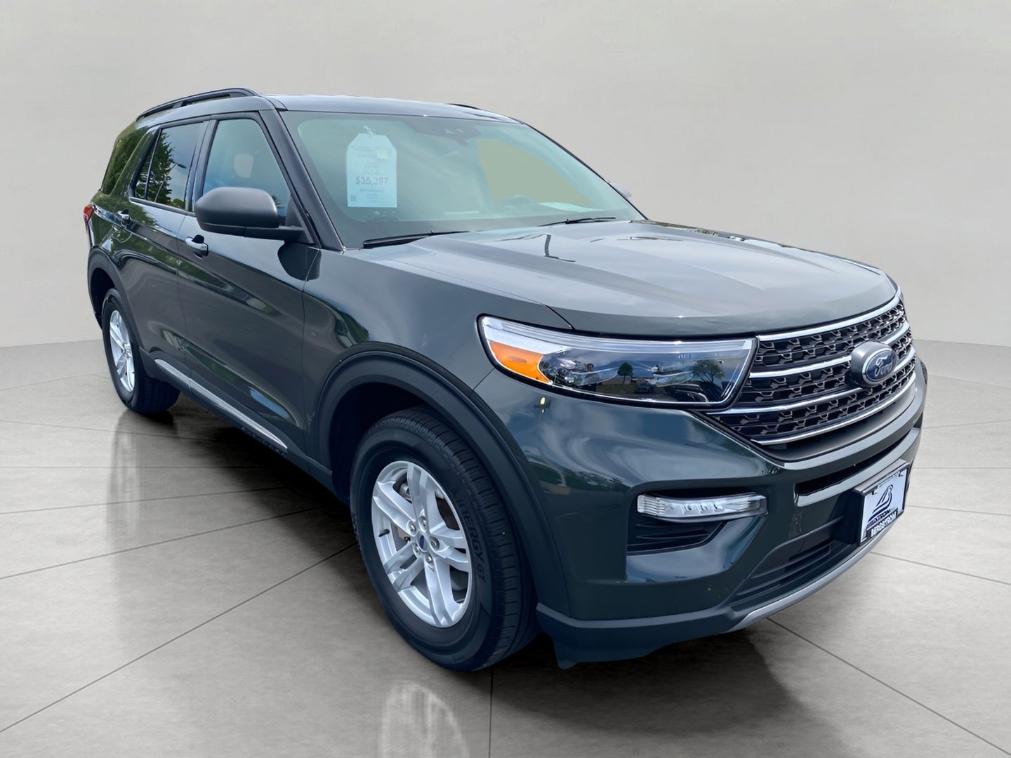 Certified 2023 Ford Explorer XLT w/ Equipment Group 202A AWD/4WD image 1