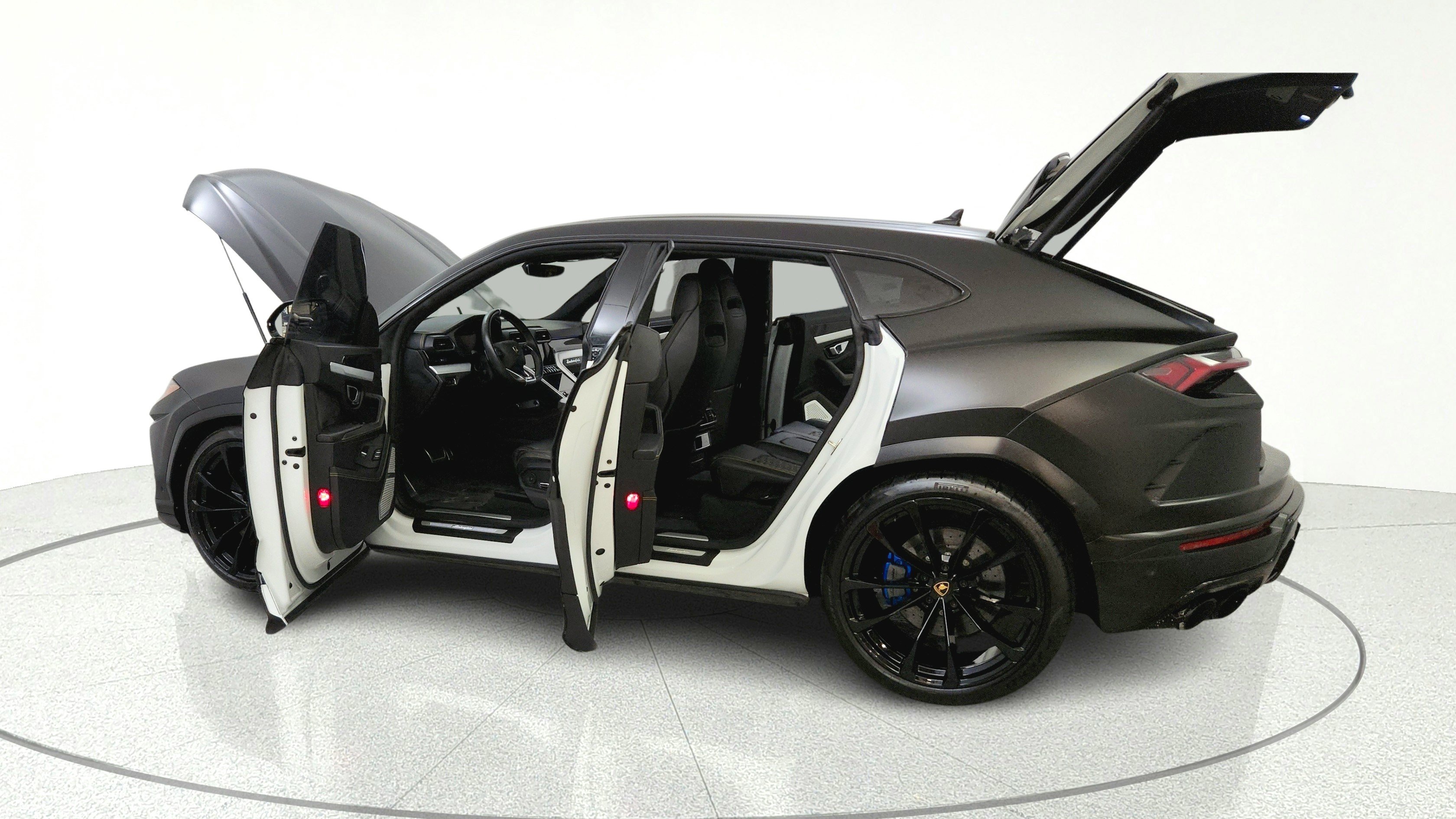 Used 2021 Lamborghini Urus AWD/4WD image 12