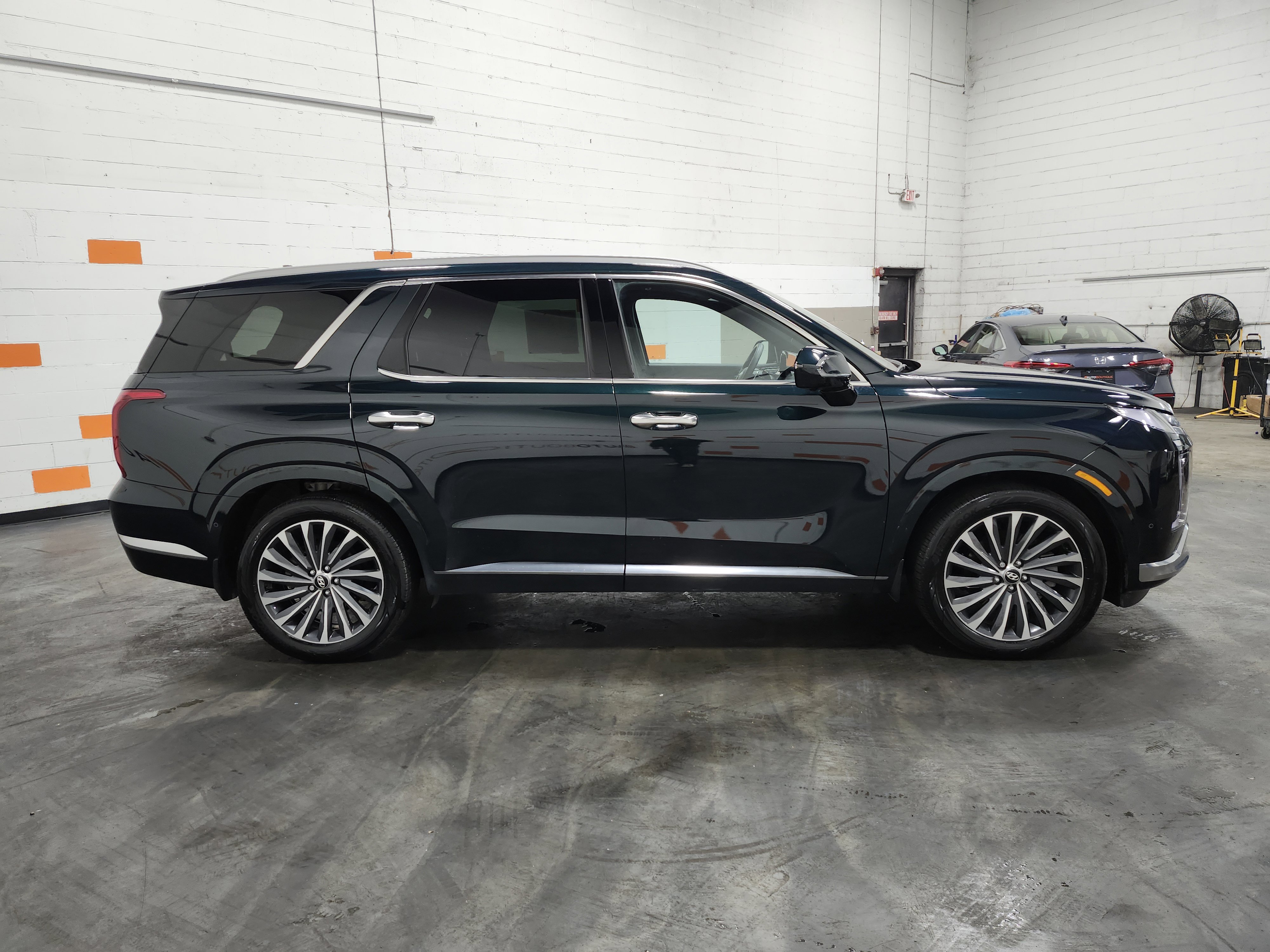 Used 2025 Hyundai Palisade Calligraphy image 22