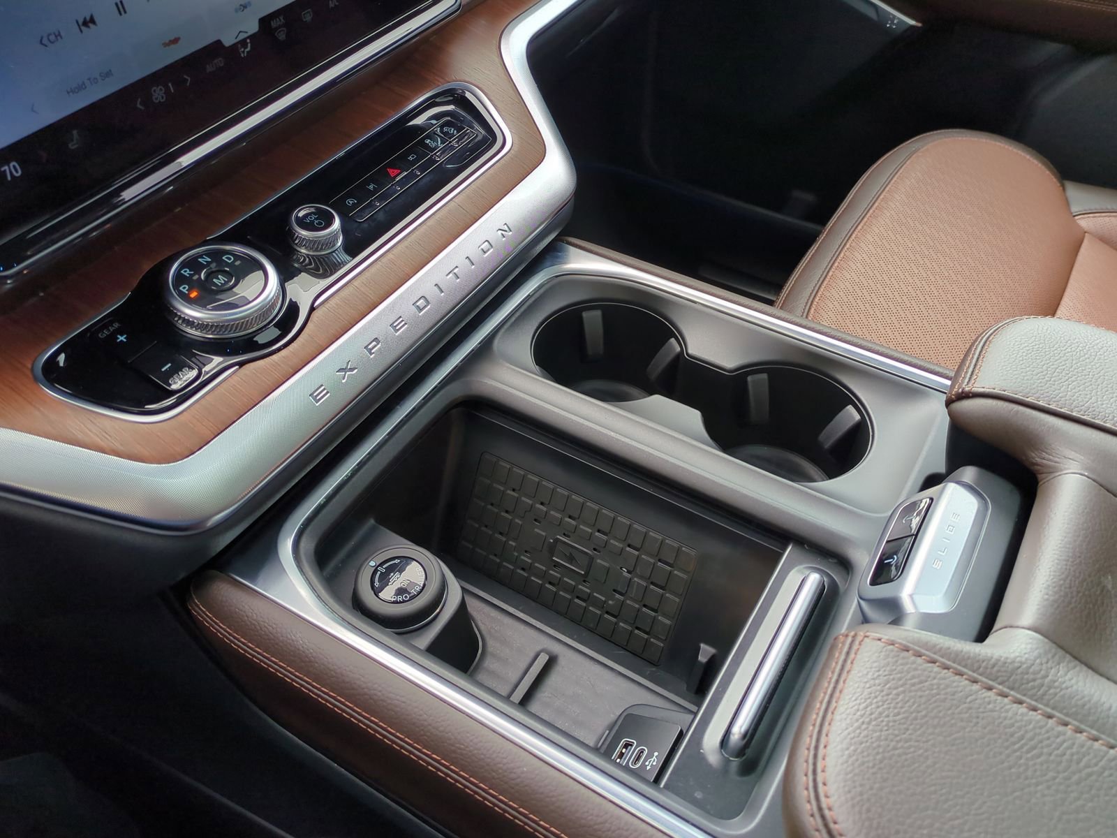 Used 2025 Ford Expedition King Ranch image 29