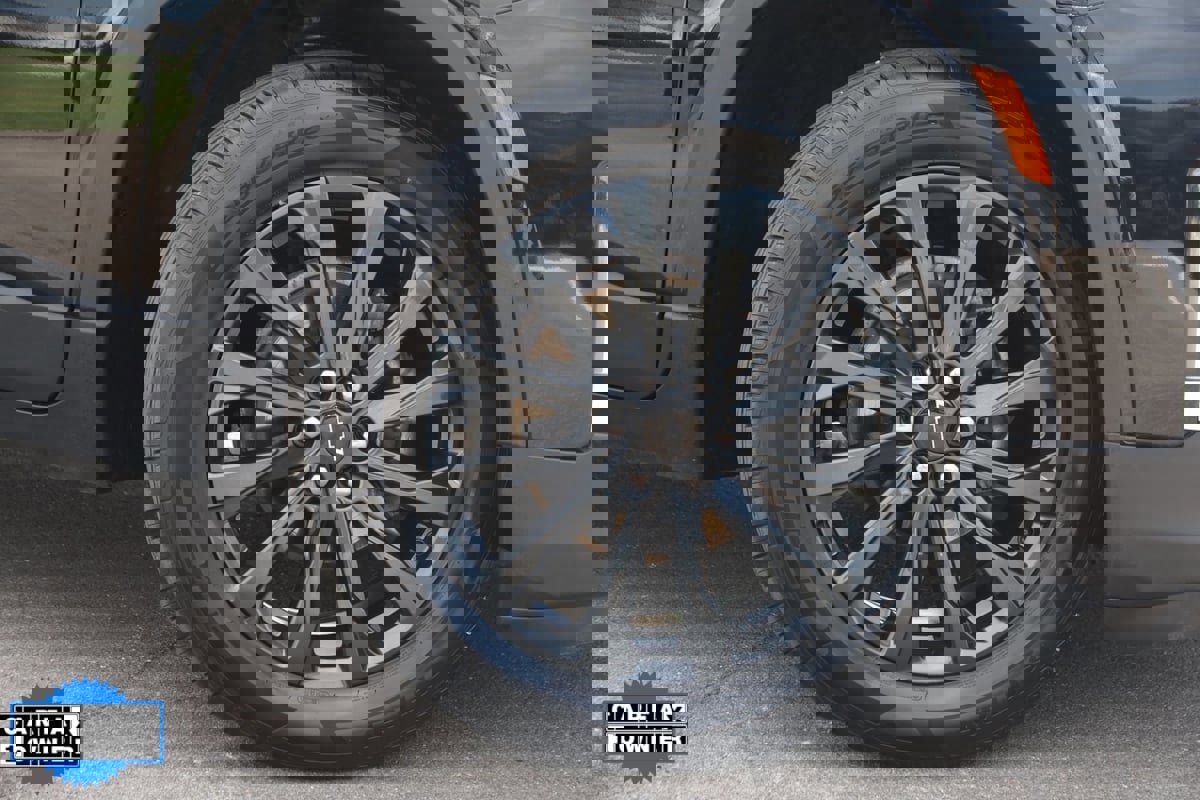 Used 2023 Chevrolet Traverse RS w/ LPO, Floor Liner Package image 18