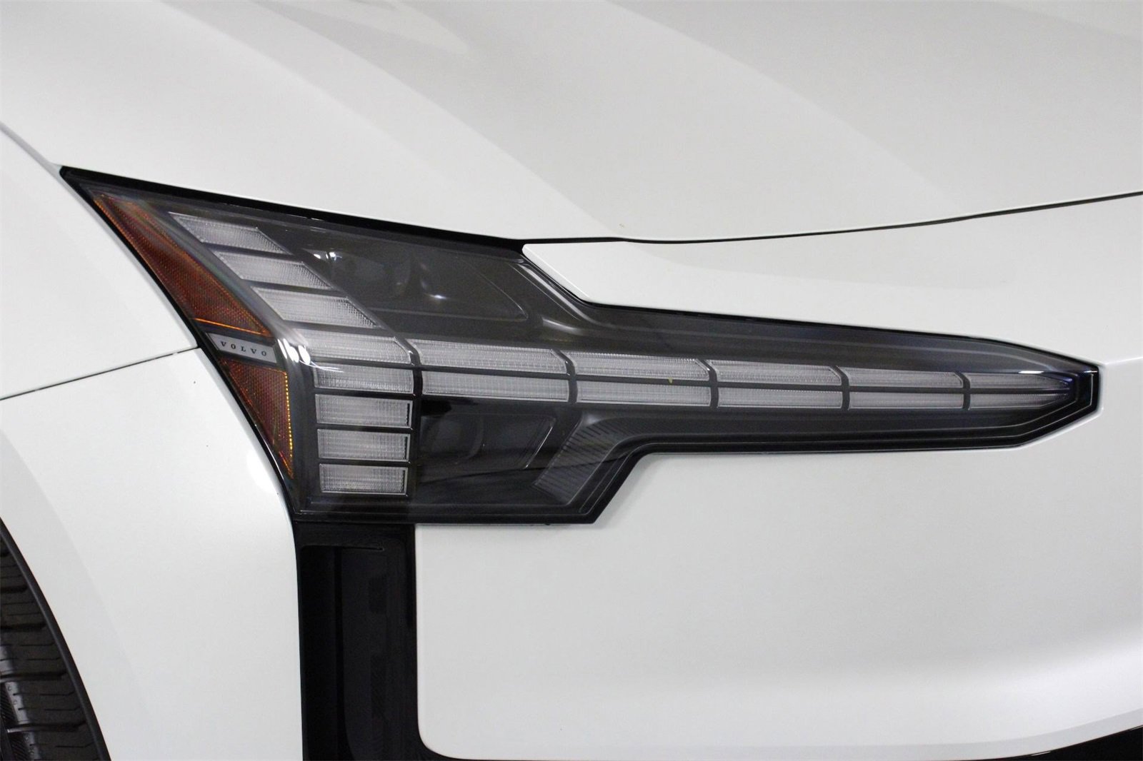 New 2025 Volvo EX30 Plus w/ Protection Package Premier image 13