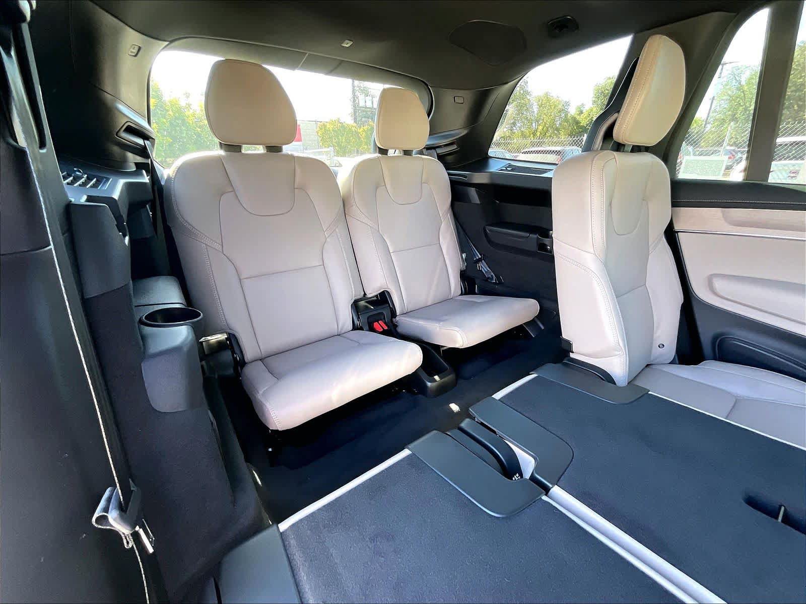New 2026 Volvo XC90 T8 Ultra w/ Protection Package AWD/4WD image 28