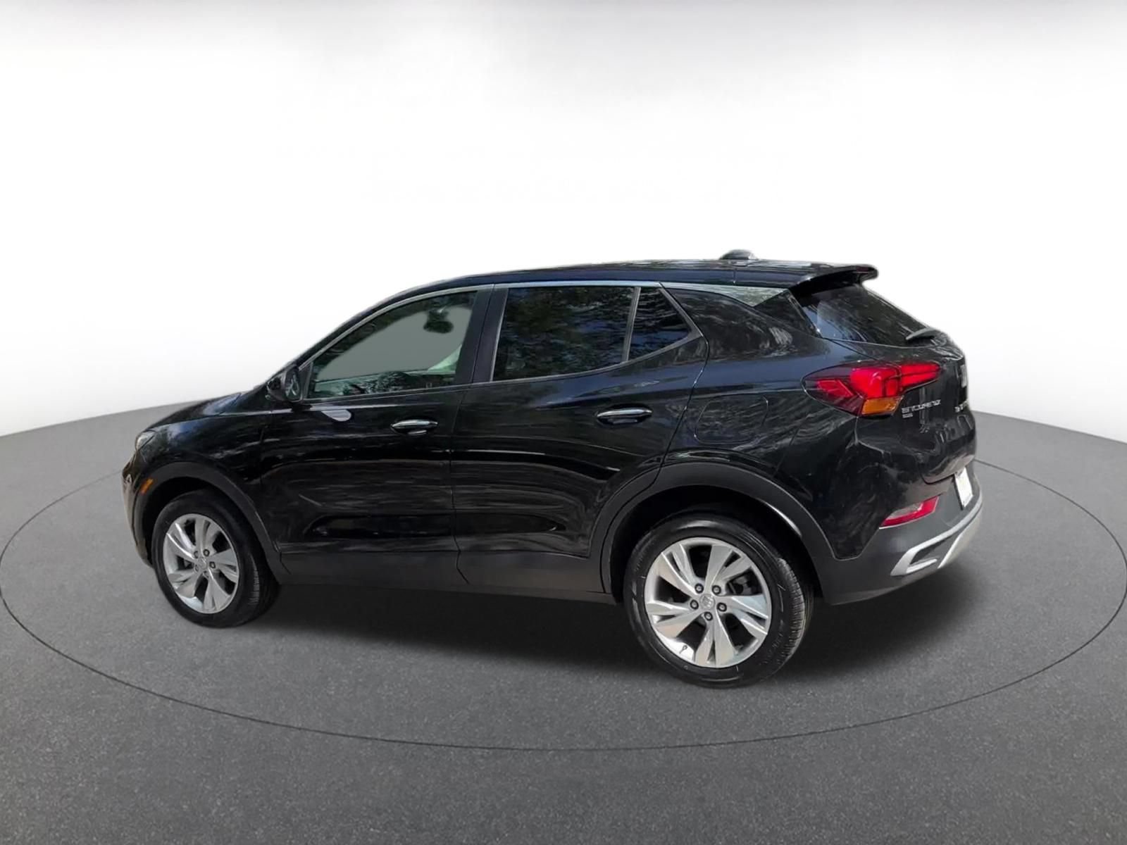 Used 2025 Buick Encore GX Preferred AWD/4WD image 10