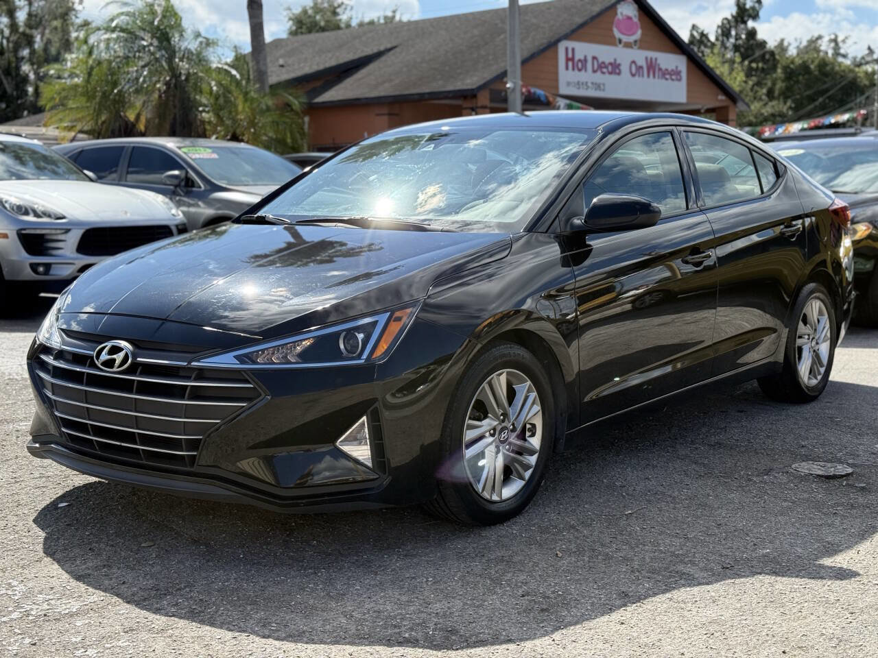 Used 2019 Hyundai Elantra SEL image 2