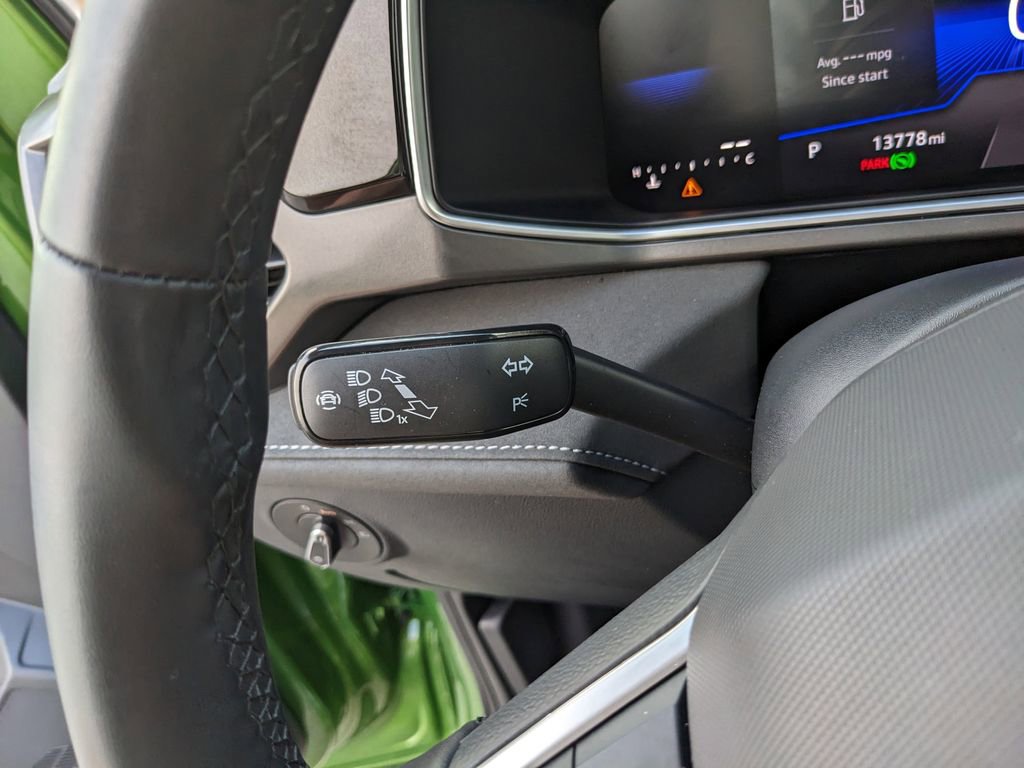 Certified 2025 Volkswagen Taos SE AWD/4WD image 33