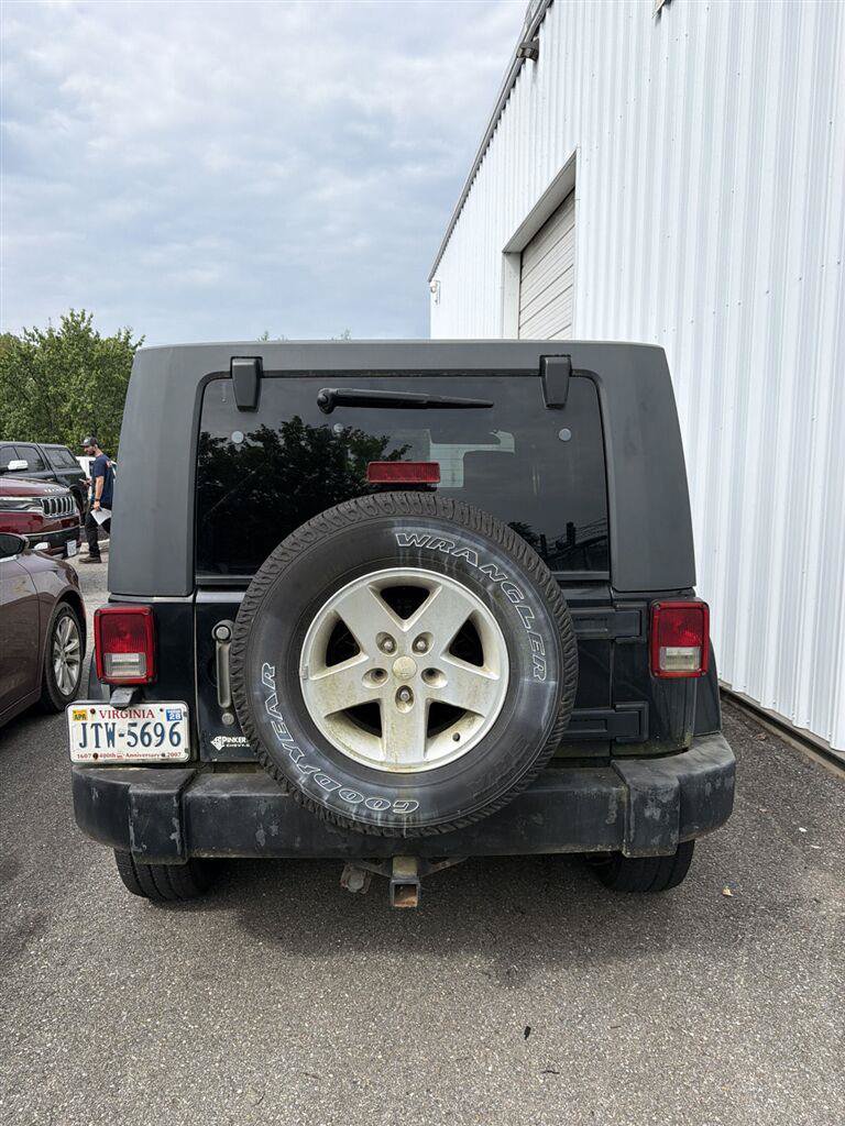 Used 2007 Jeep Wrangler Unlimited Sahara AWD/4WD image 4