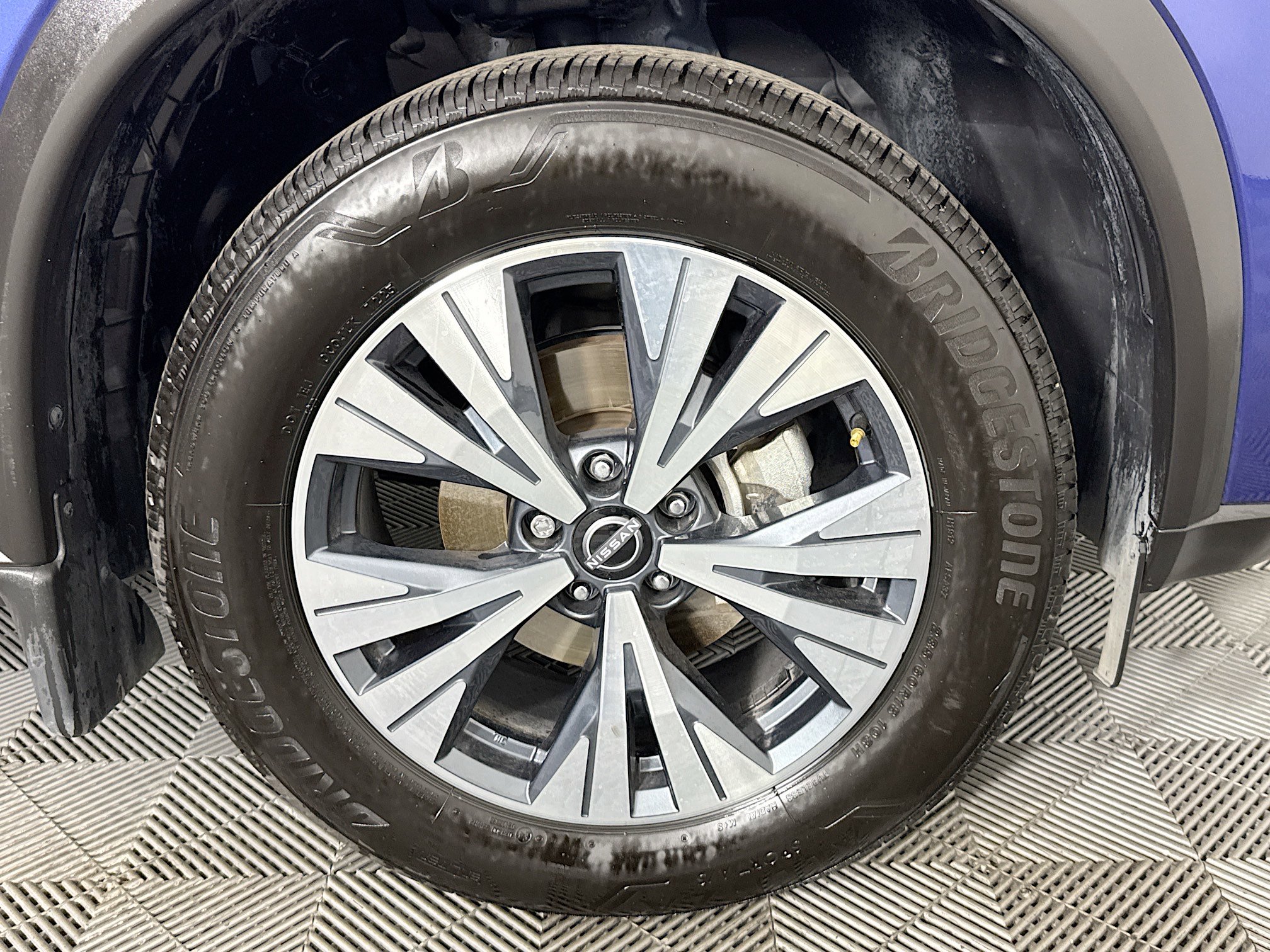 Used 2023 Nissan Rogue SV FWD image 56