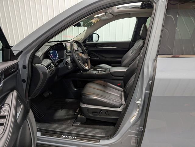 Used 2025 INFINITI QX60 Sensory w/ Vision Package image 16