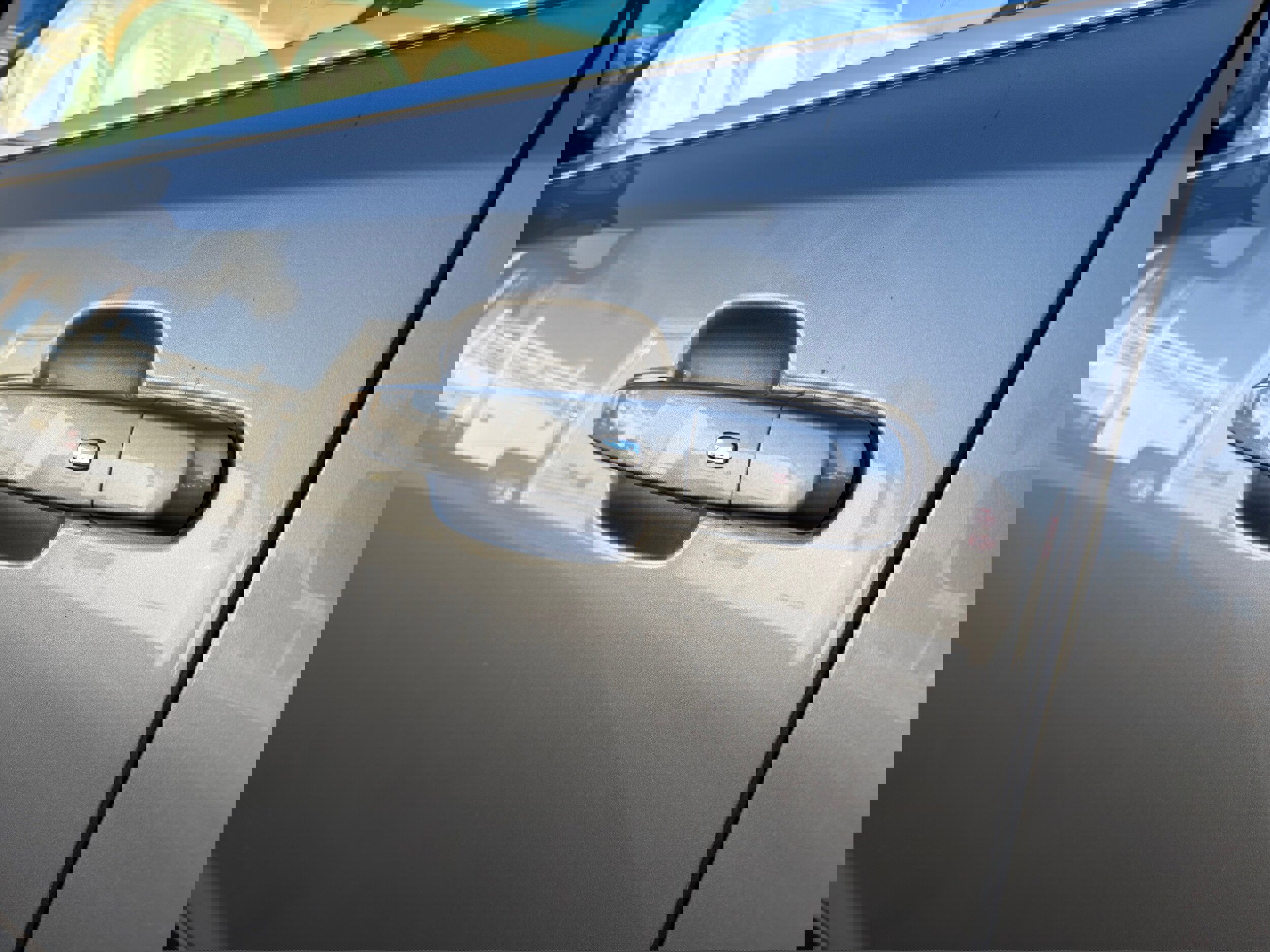 Used 2023 GMC Acadia SLT image 38