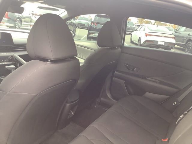 Used 2025 Hyundai Elantra SEL w/ Cargo Package FWD image 19