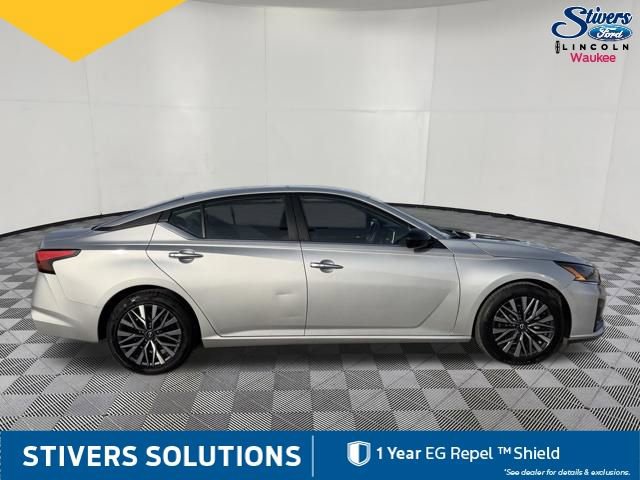 Used 2024 Nissan Altima 2.5 SV image 4