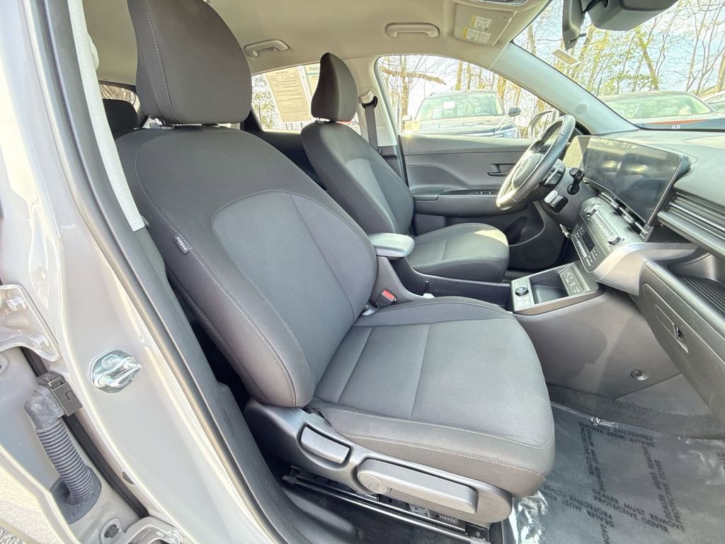 Used 2025 Hyundai Kona SEL image 24