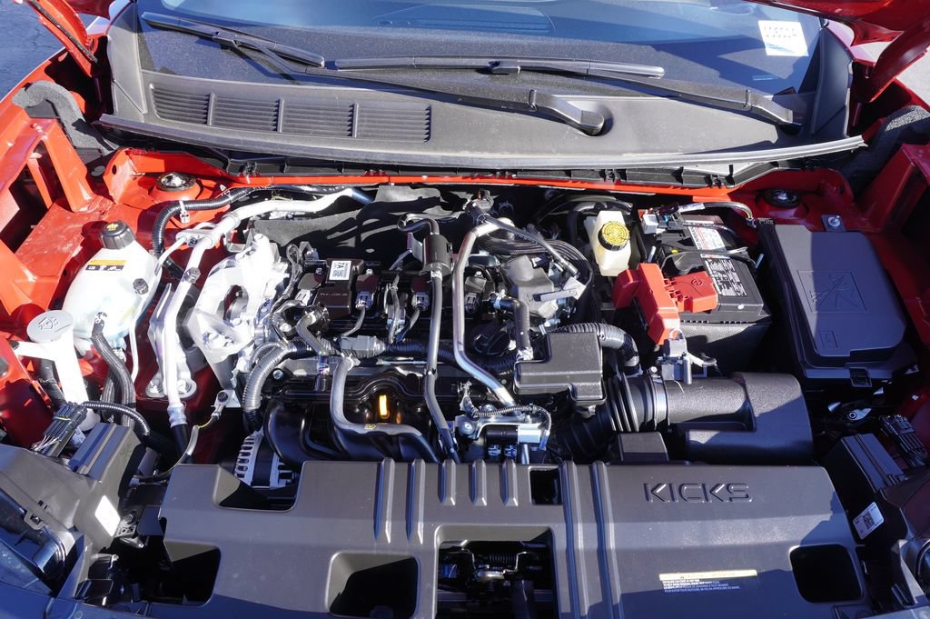 Used 2025 Nissan Kicks SR FWD image 7