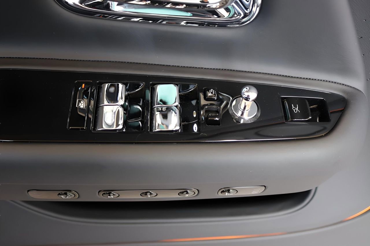 New 2025 Rolls-Royce Spectre AWD/4WD image 15