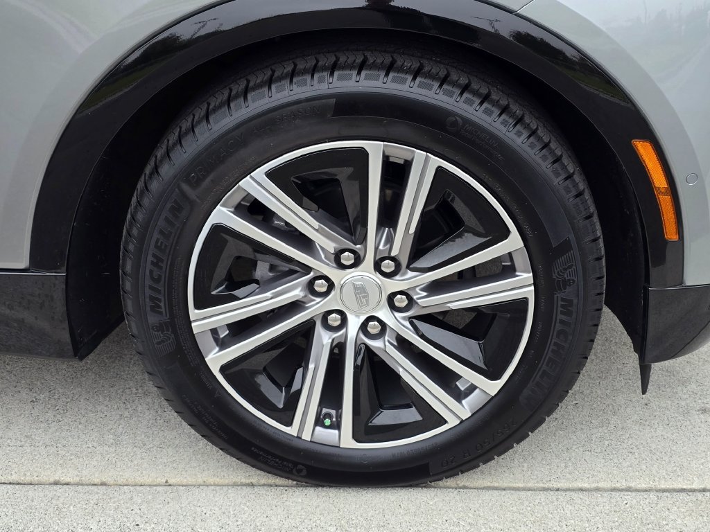 Certified 2025 Cadillac Lyriq Luxury AWD/4WD image 9