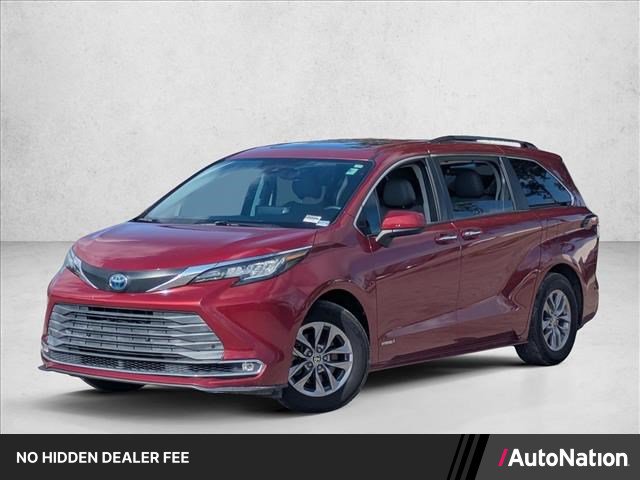 Used 2021 Toyota Sienna XLE FWD image 1