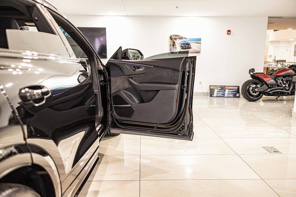 Used 2022 Audi RS Q8 w/ Carbon Optic Package AWD/4WD image 43