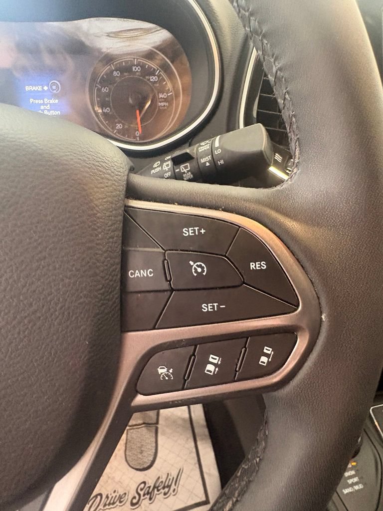 Used 2022 Jeep Cherokee Limited AWD/4WD image 17