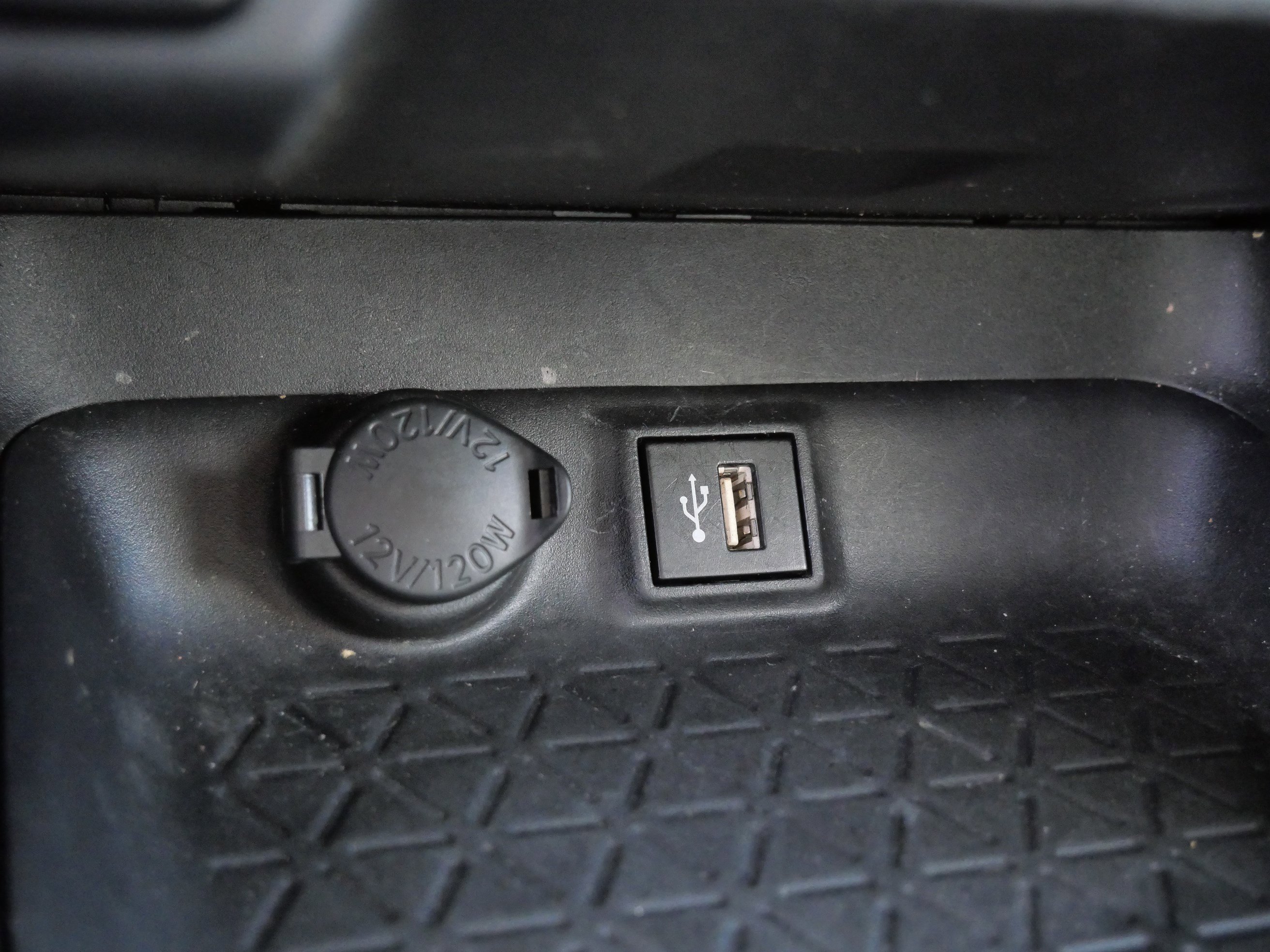 Certified 2024 Toyota RAV4 LE image 31