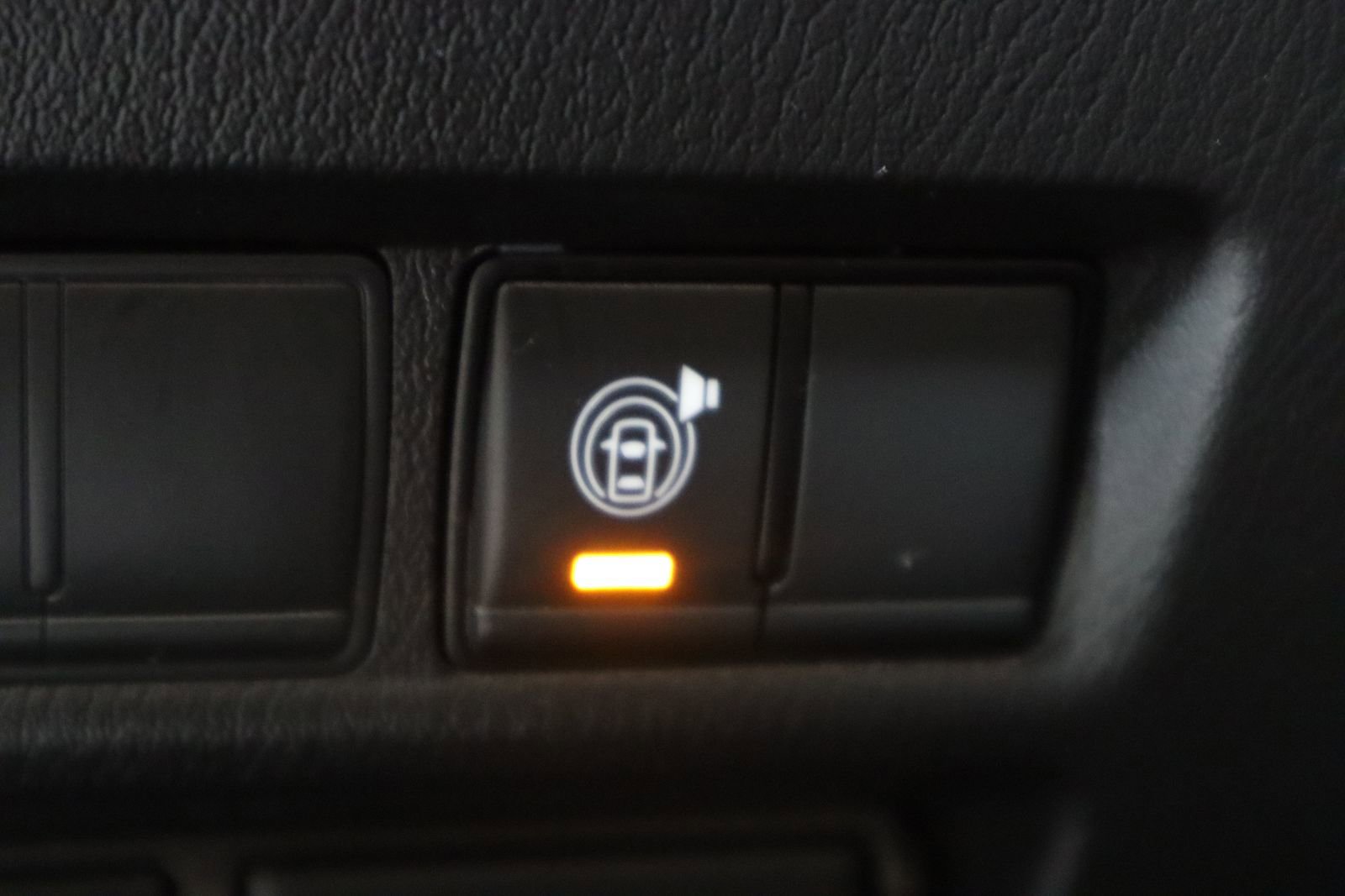 Used 2023 Nissan Armada SV image 39