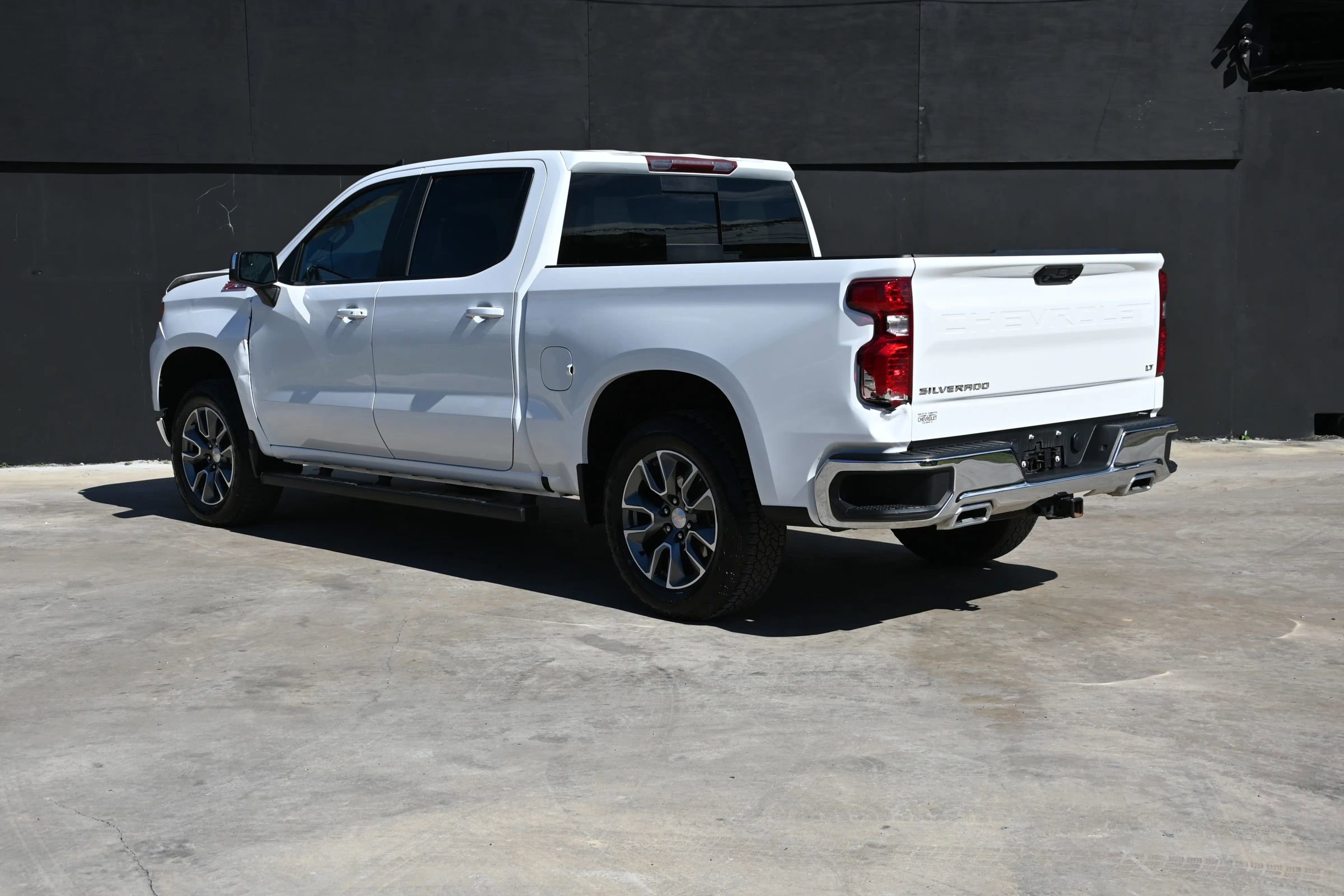 Used 2024 Chevrolet Silverado 1500 LT w/ Z71 Off-Road Package image 3