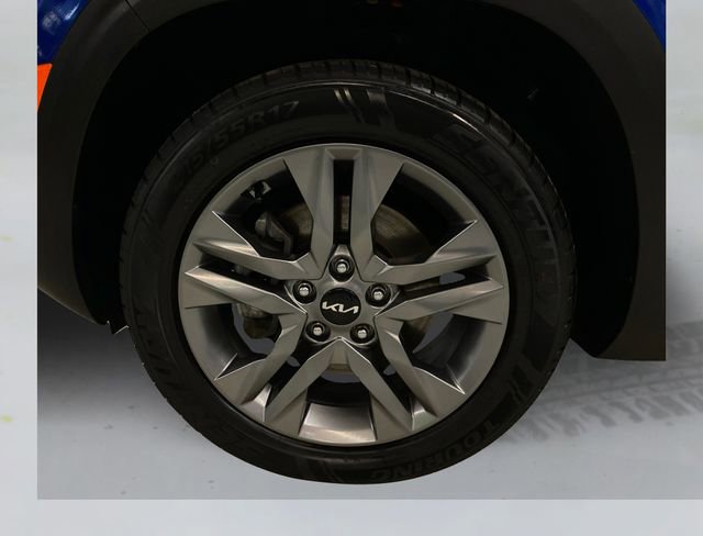 Used 2023 Kia Seltos LX image 18