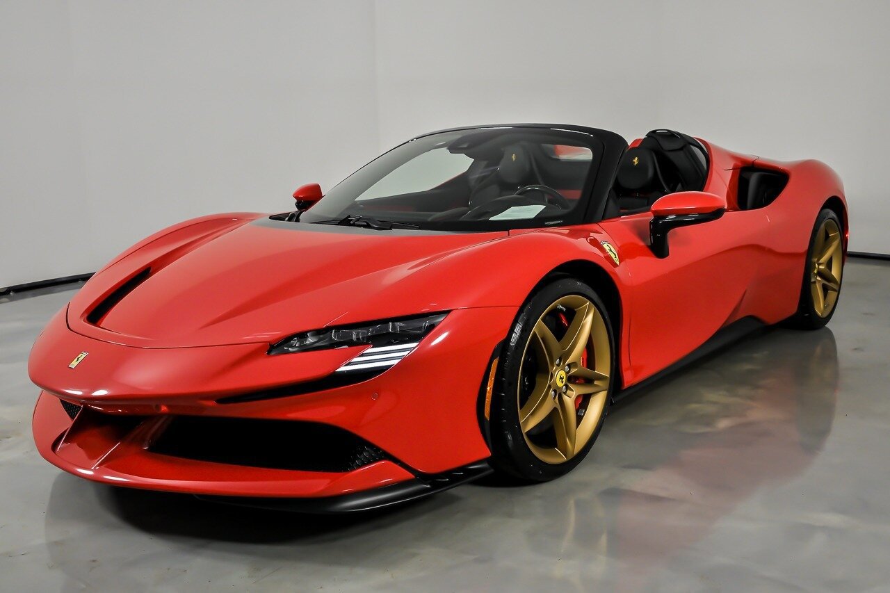 Used 2022 Ferrari SF90 Spider image 6