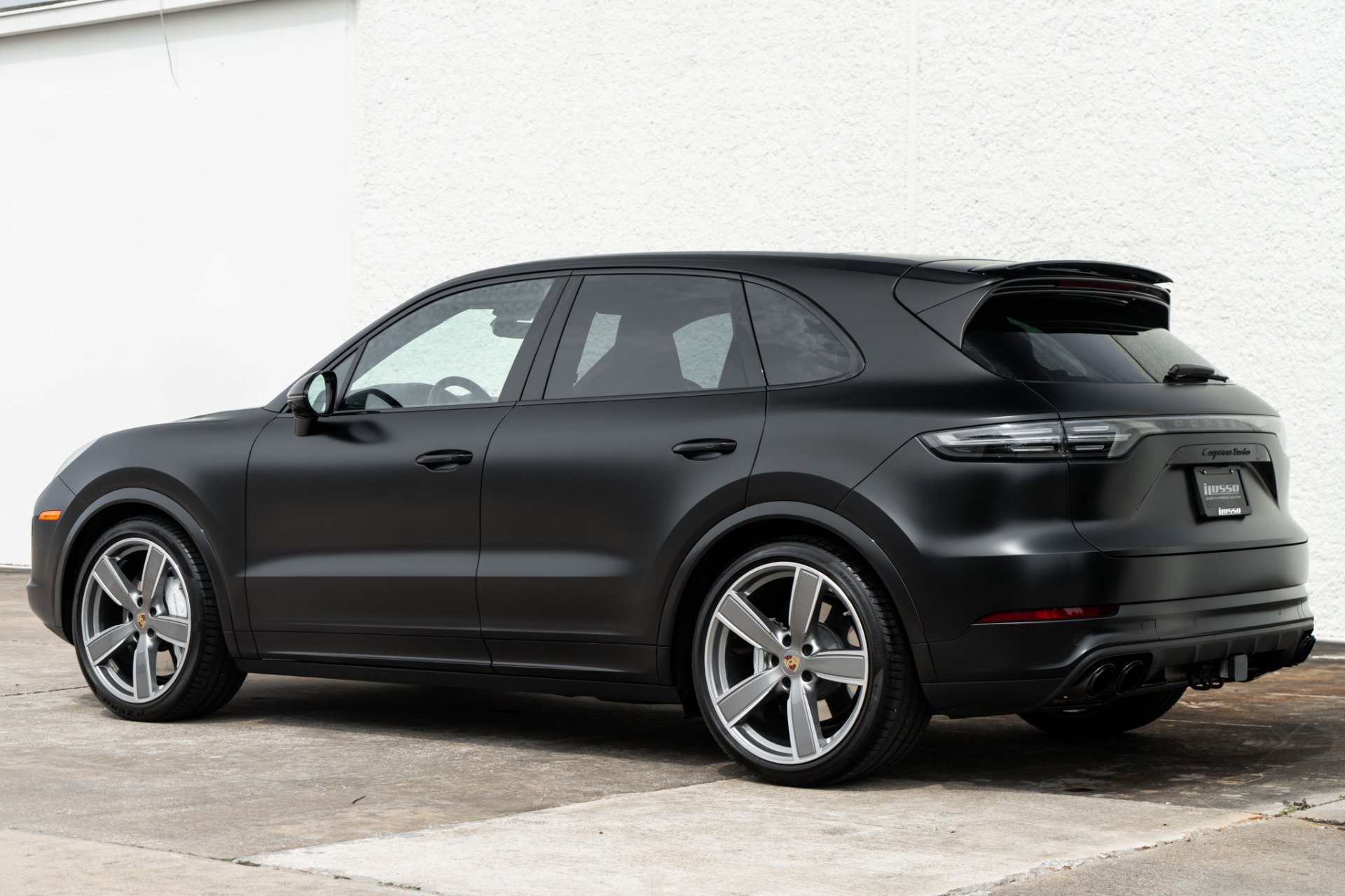 Used 2023 Porsche Cayenne Turbo AWD/4WD image 4