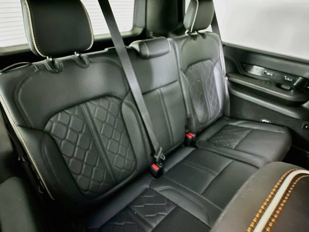 Used 2024 Jeep Grand Wagoneer L Series III AWD/4WD image 36