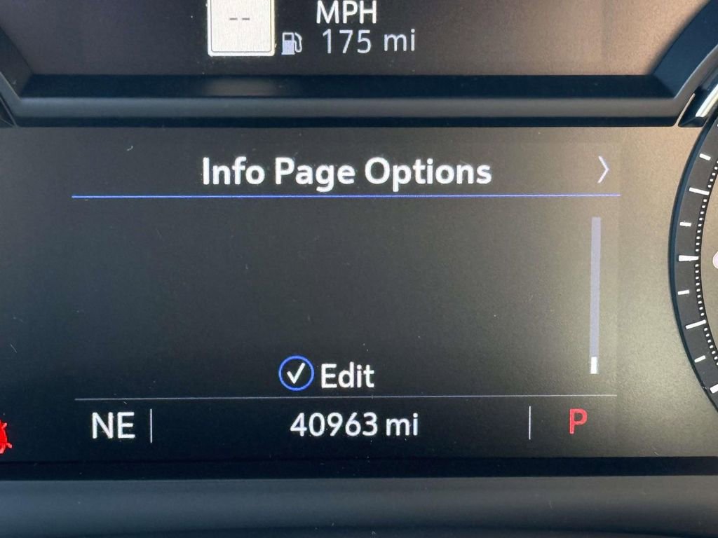 Used 2021 Cadillac XT5 Premium Luxury image 15