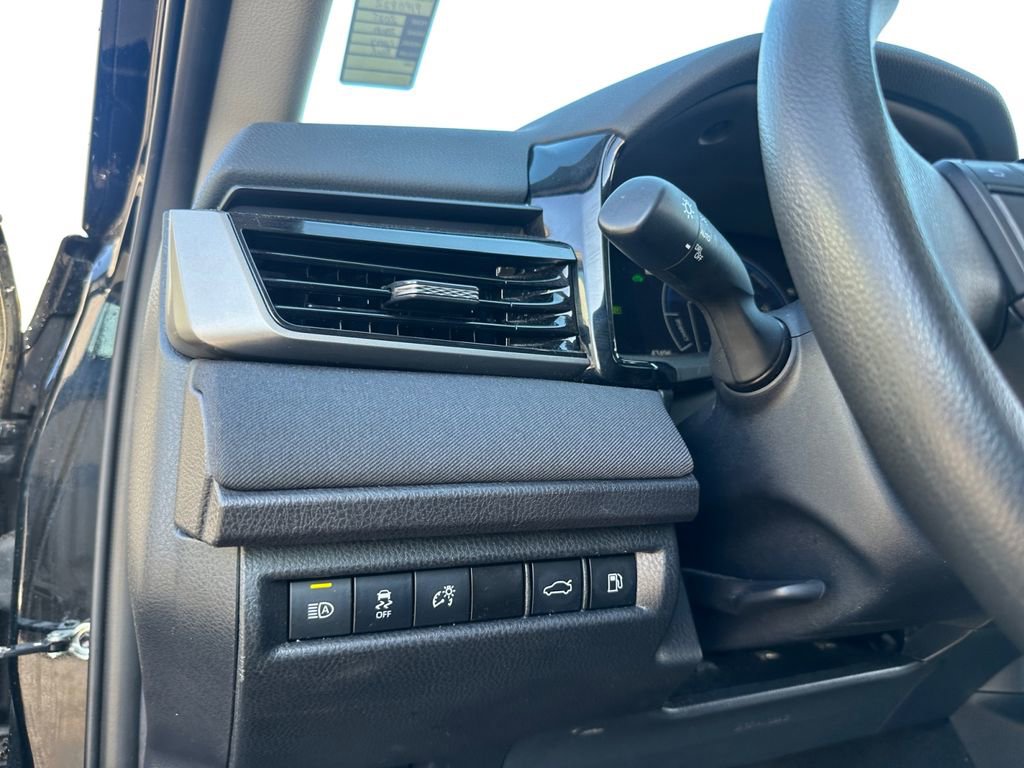 Used 2025 Toyota Camry LE image 13