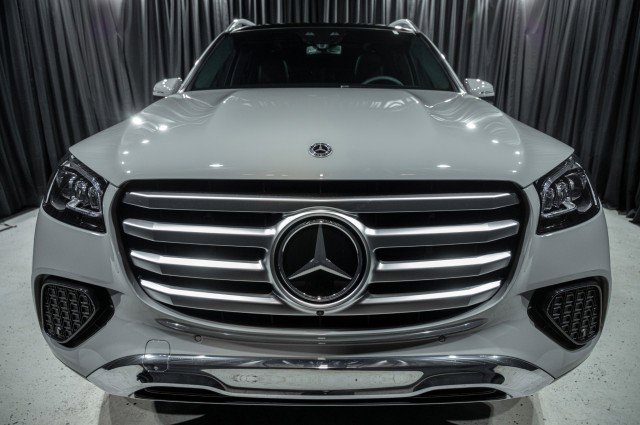 New 2026 Mercedes-Benz GLS 450 4MATIC image 2