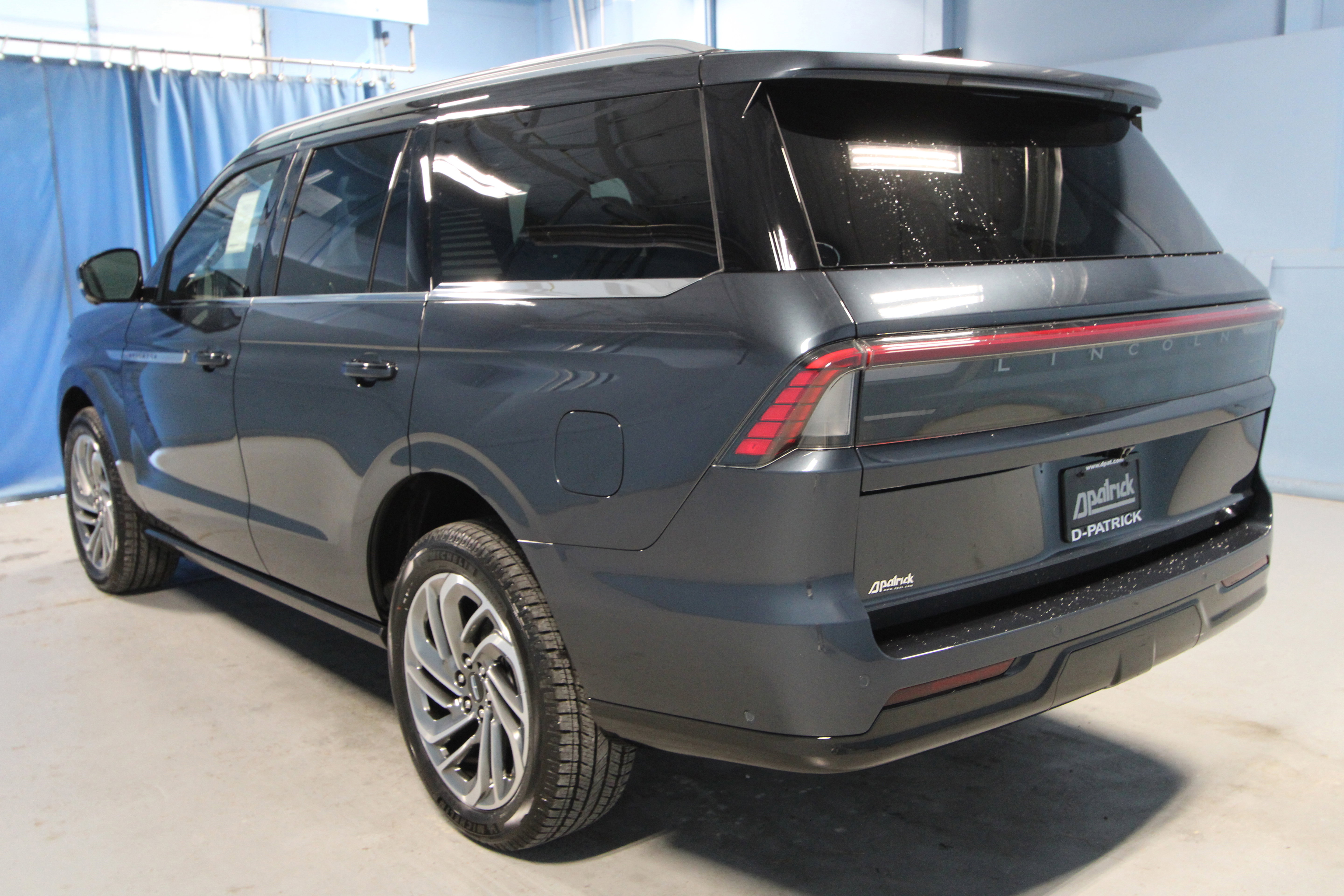 New 2025 Lincoln Navigator Reserve image 35