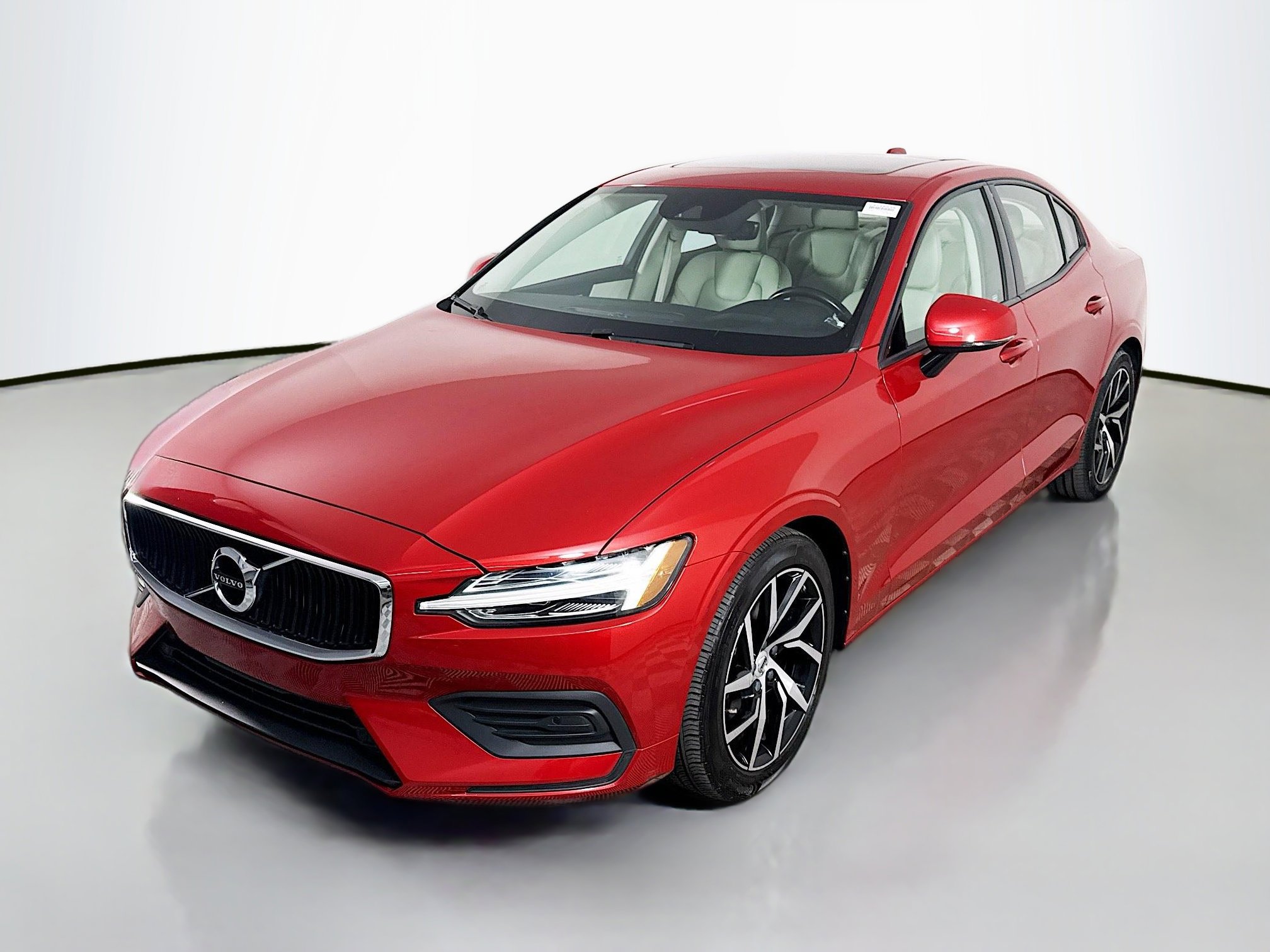 Used 2020 Volvo S60 T5 Momentum image 4